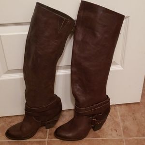Fergie brown knee hi leather boots sz 10